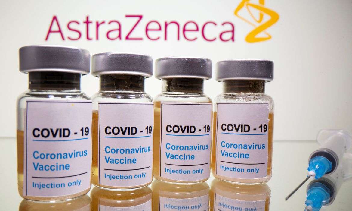 A vacina da Universidade de Oxford, AstraZeneca: eficácia avaliada em índice superior a 70%